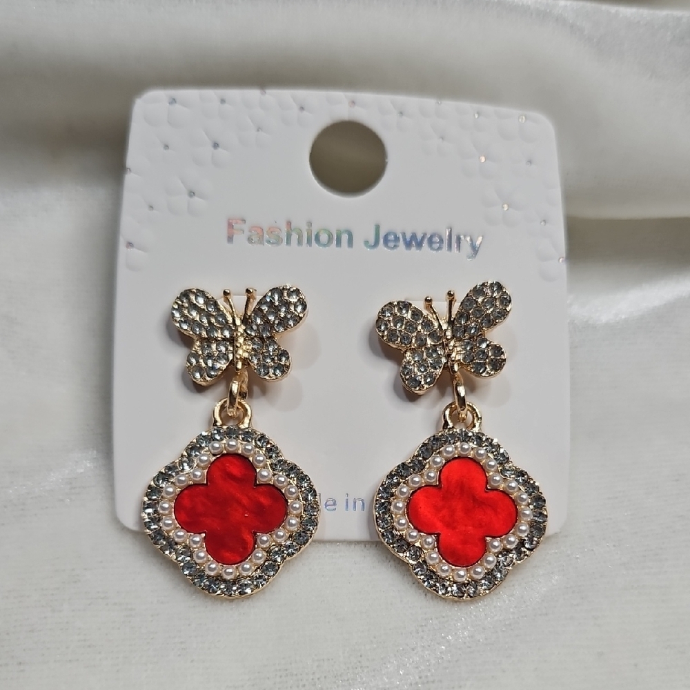 Ladies Butterfly Red Clover Rhinestone Earrings NWT Small Pearls Fashion Jewelry